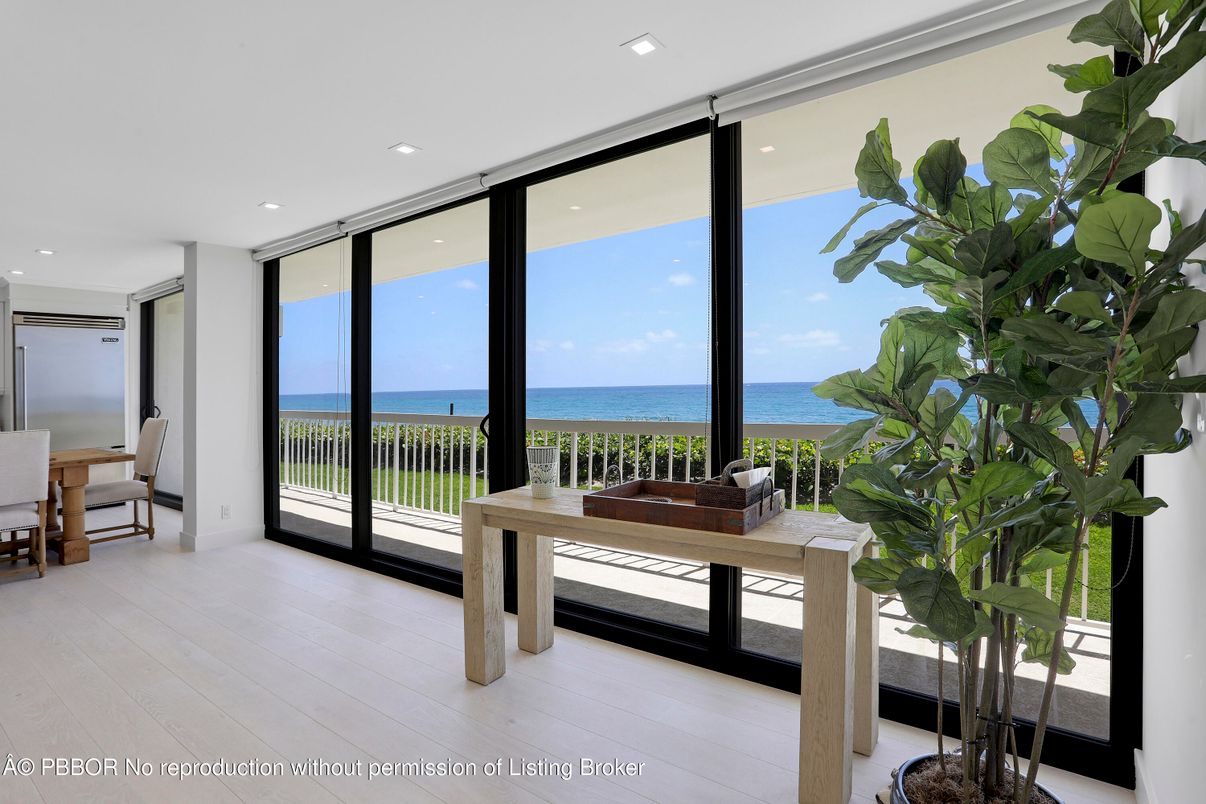 Interior, Recessed Lighting, Water, Wood Texture Flooring