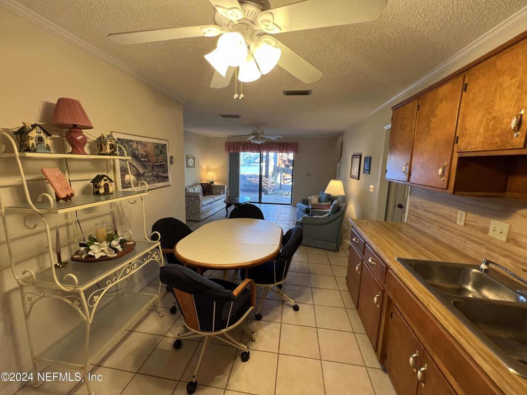 Dining room, Interior