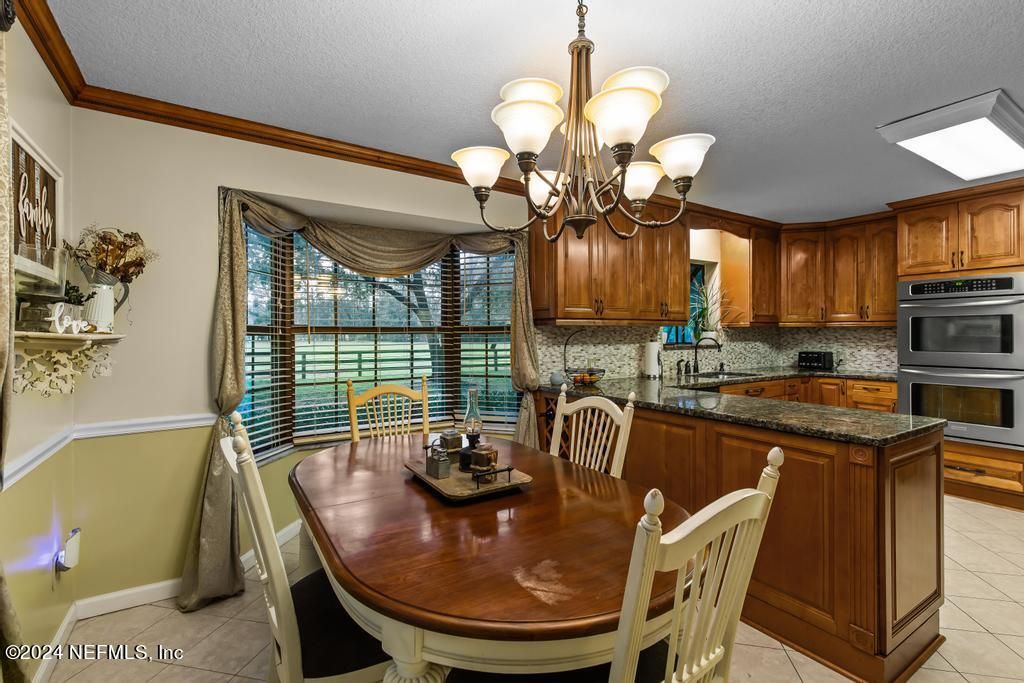 Chandelier, Dining room, Interior, Kitchen