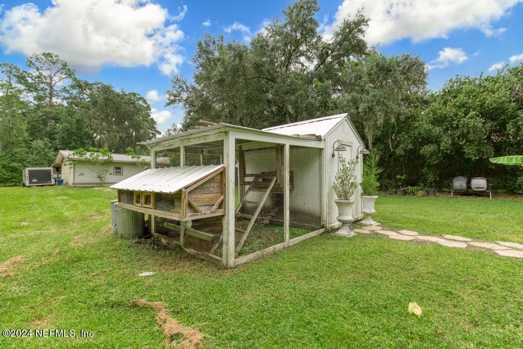 Backyard, Exterior