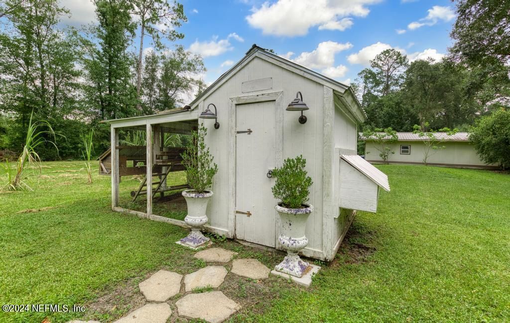 Backyard, Exterior