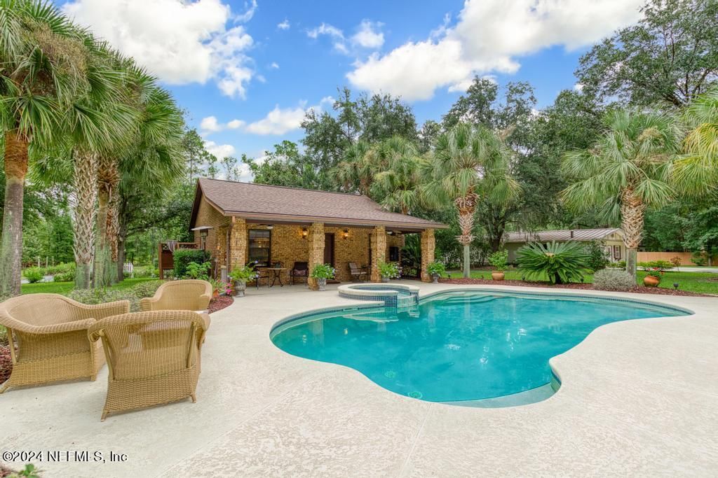 Exterior, Pool