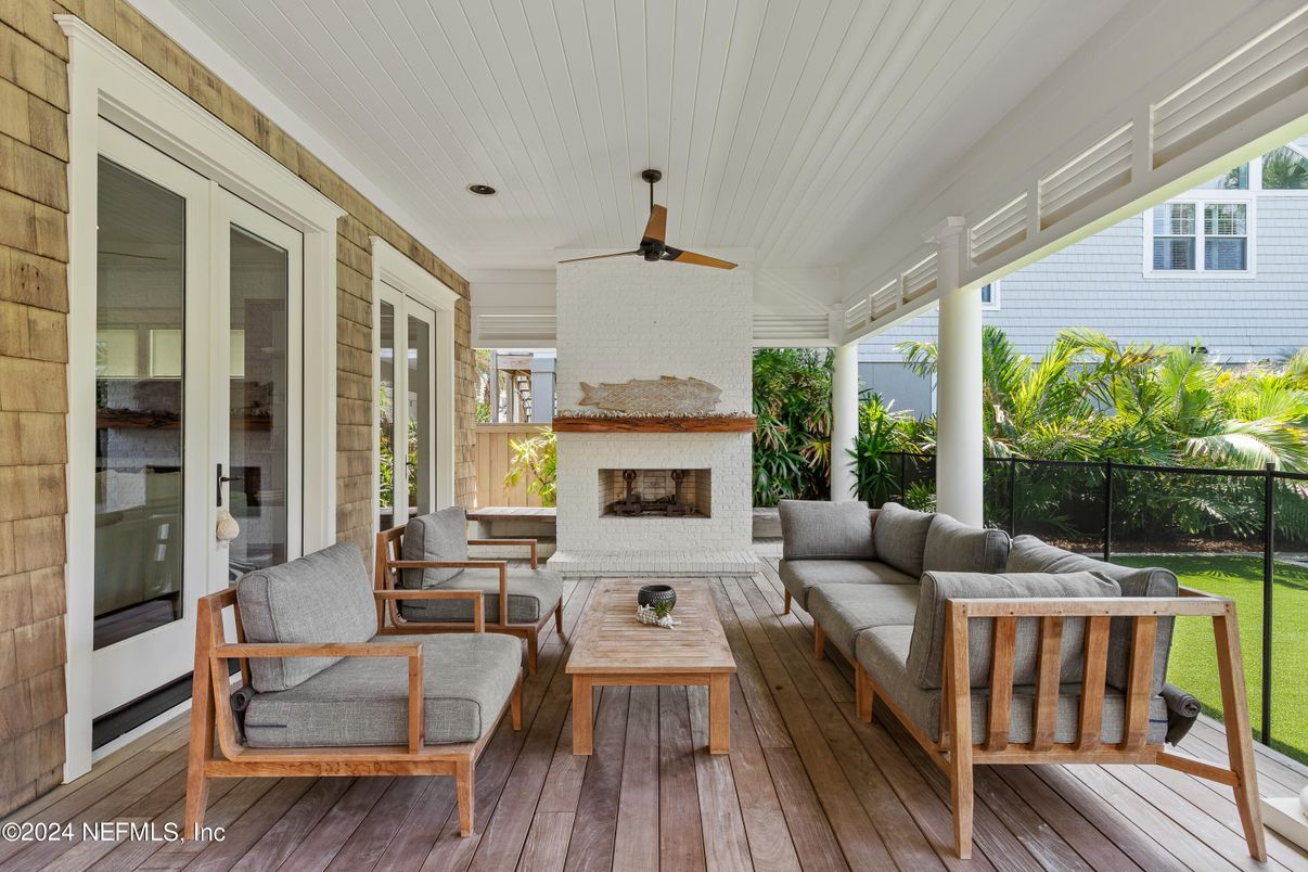 Exterior, Fireplace