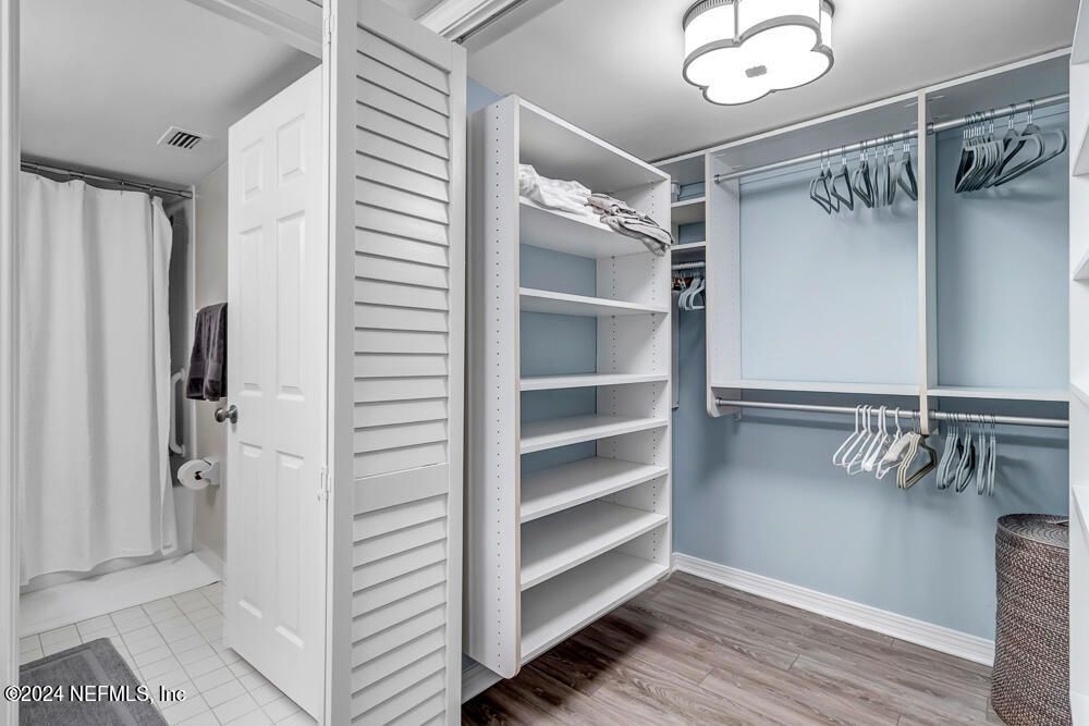 Interior, Walk-in Closets, Wood Texture Flooring