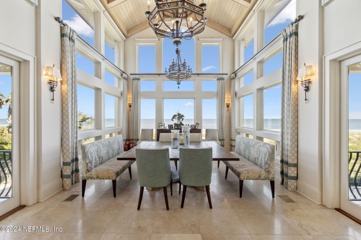 Chandelier, Dining room, Interior