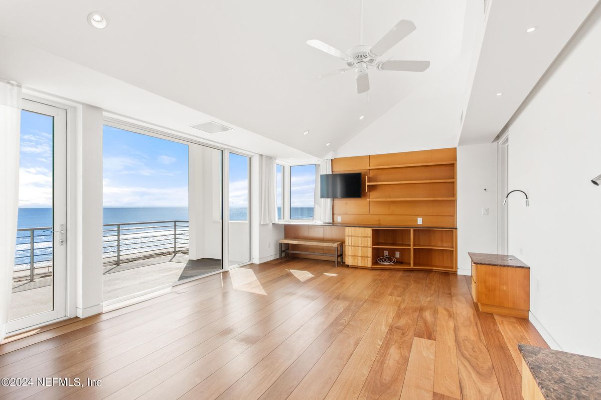 Interior, Recessed Lighting, Water, Wood Texture Flooring