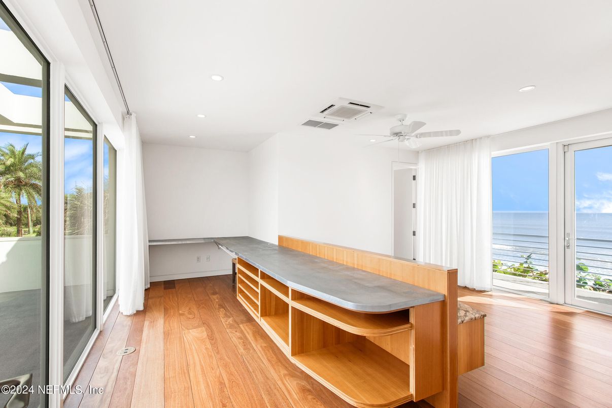 Interior, Recessed Lighting, Water, Wood Texture Flooring