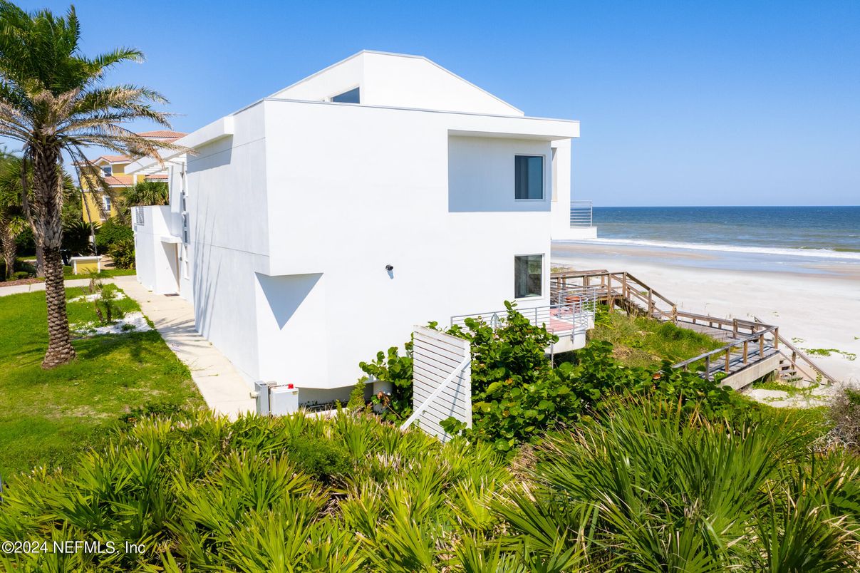 Exterior, Water