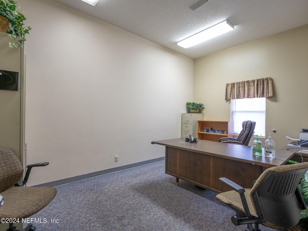 Home Office, Interior
