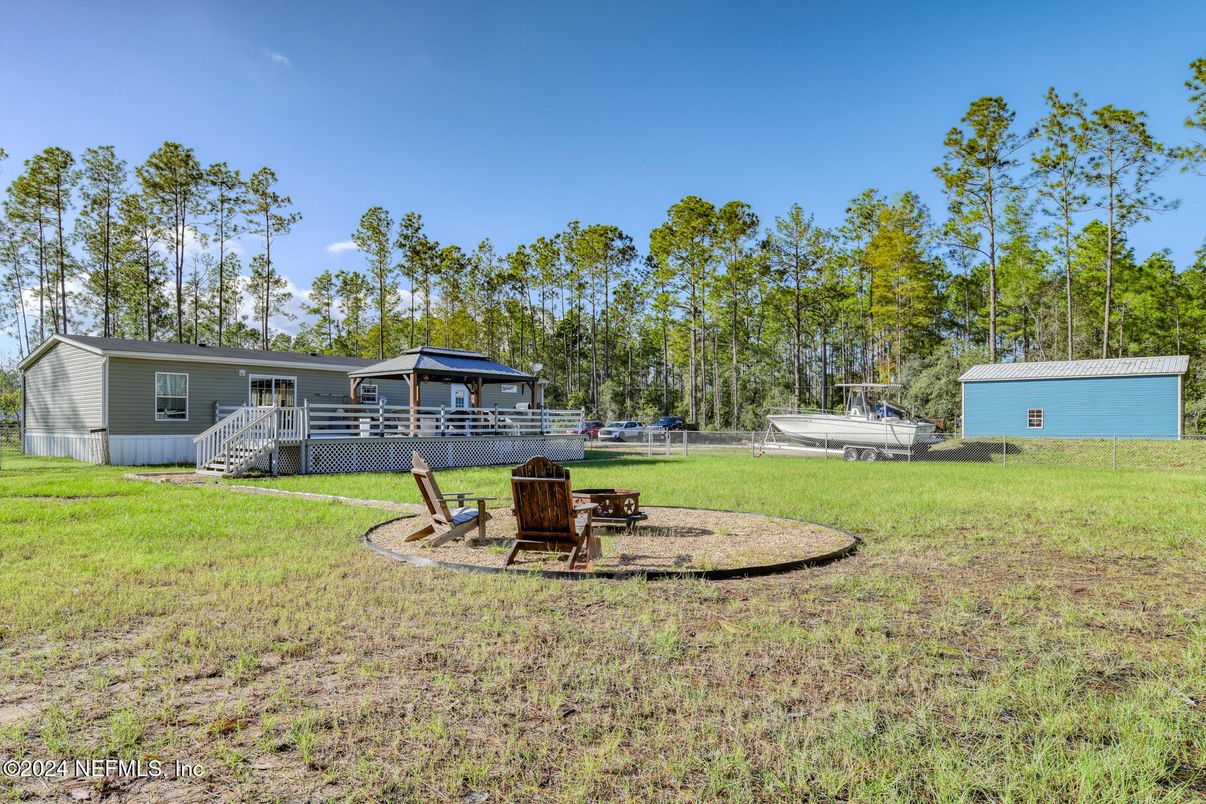 Backyard, Exterior