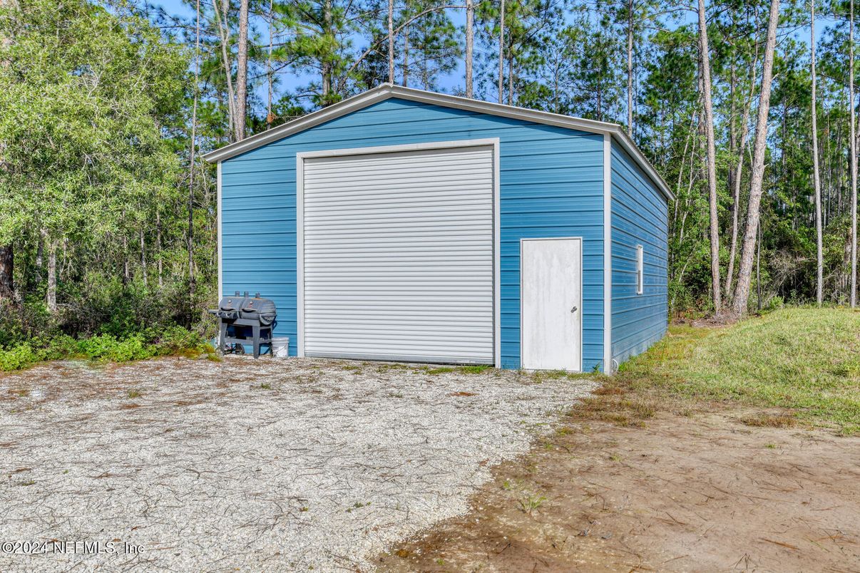 Backyard, Detached Garage, Exterior