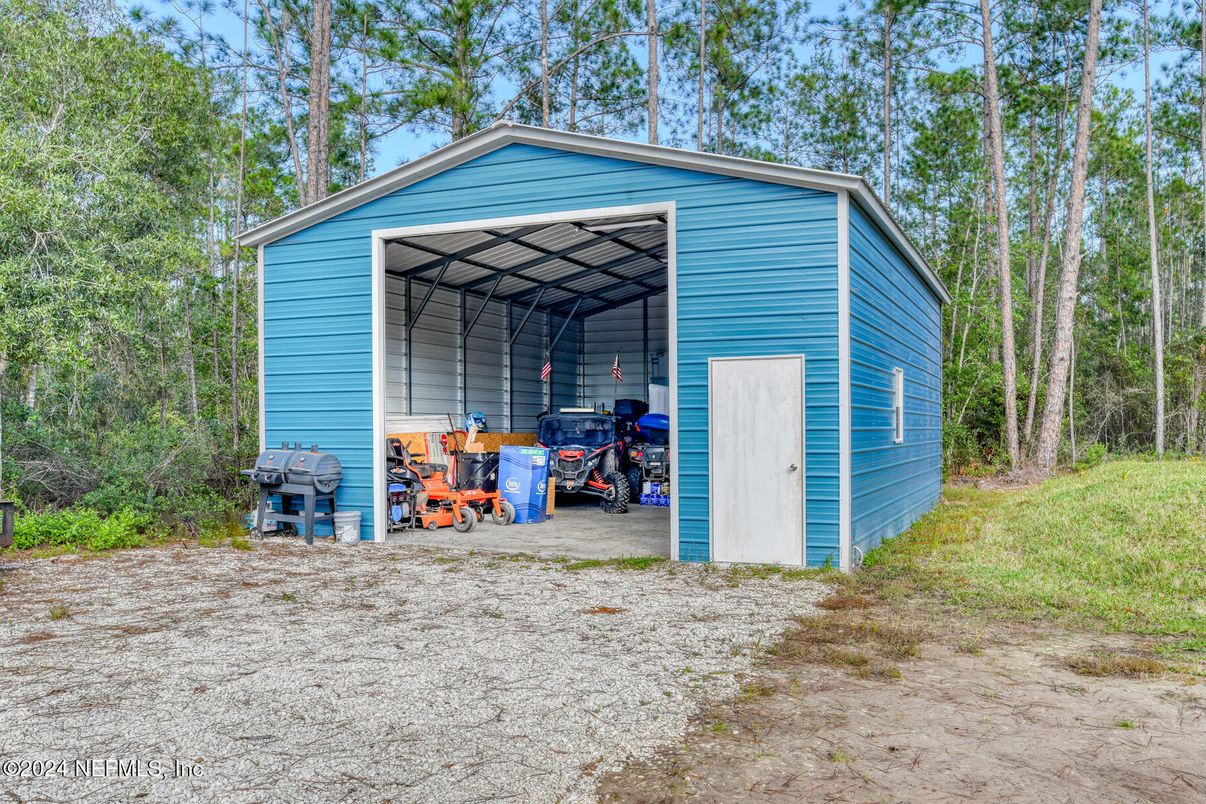 Backyard, Detached Garage, Exterior