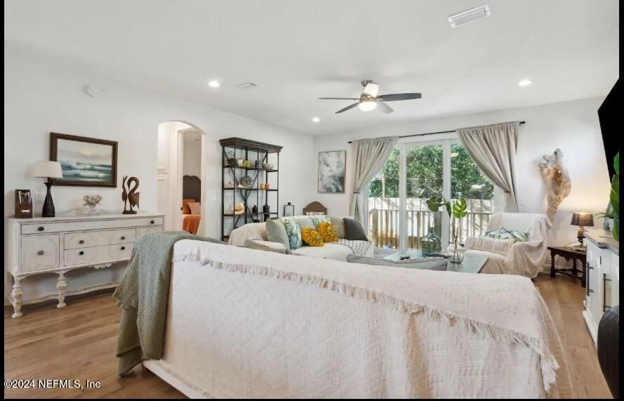 Bedroom, Interior, Living room, Recessed Lighting, Wood Texture Flooring
