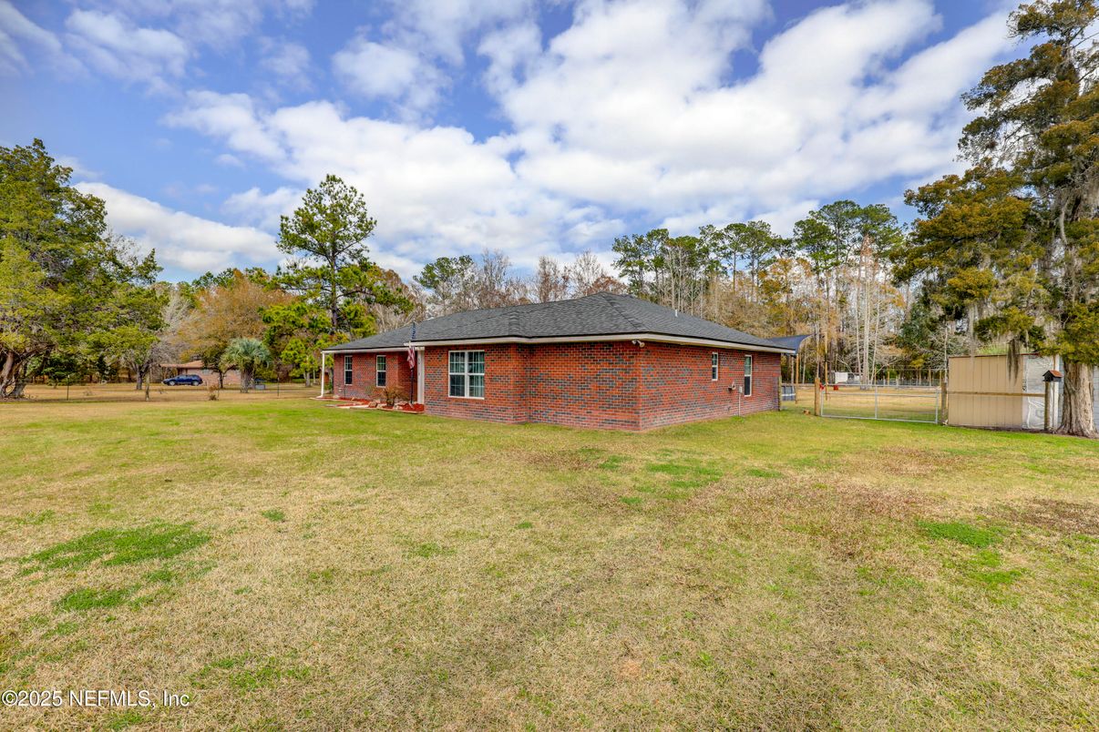 Backyard, Exterior