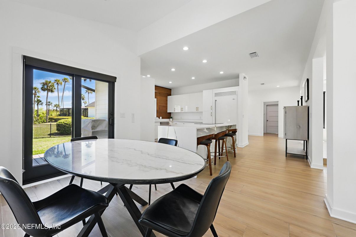 Dining room, Interior, Kitchen, Recessed Lighting, Wood Texture Flooring