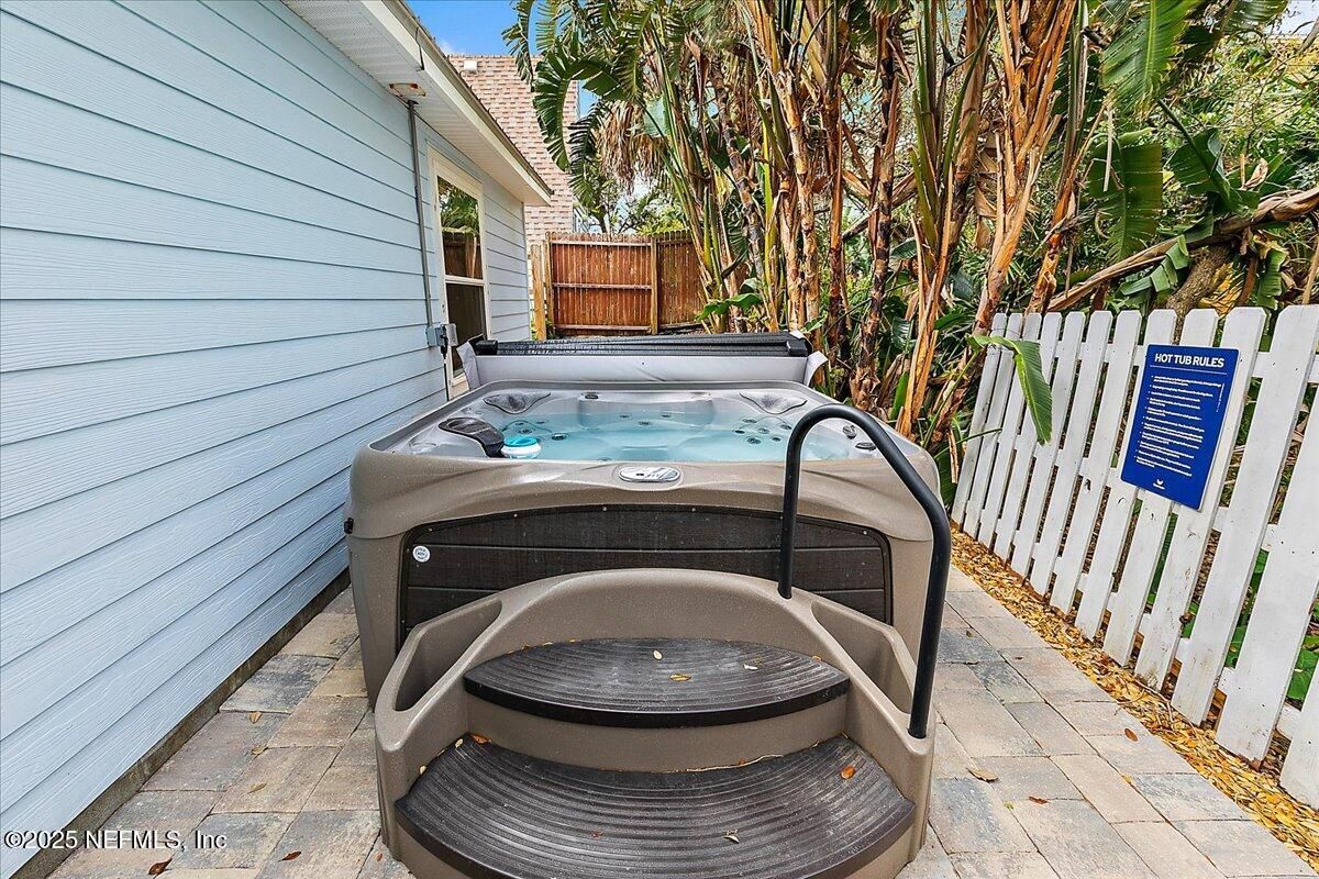 Exterior, Hot Tub