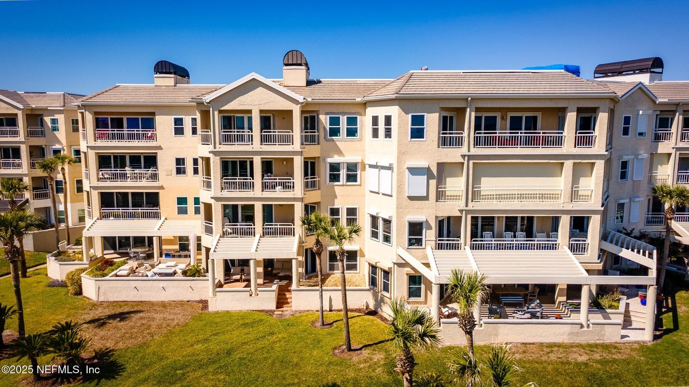 Exterior, Facade, Condo Building