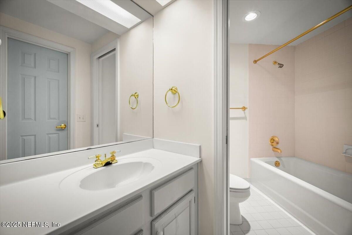 Bathroom, Interior, Recessed Lighting