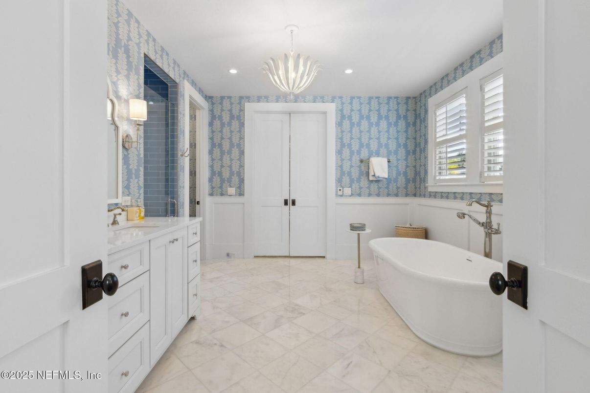 Bathroom, Dual Sink Vanities, Free Standing Baths, Interior, Marble, Recessed Lighting