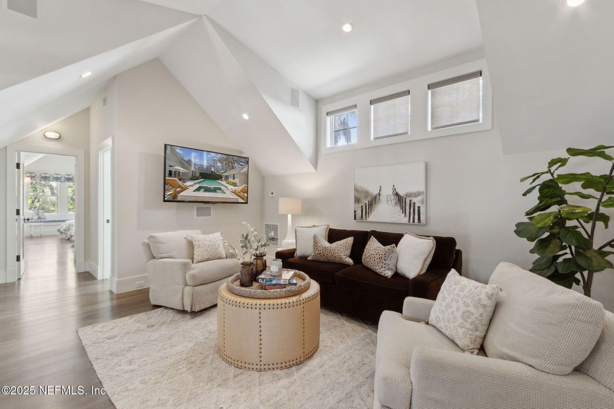 Interior, Living room, Recessed Lighting, Wood Texture Flooring