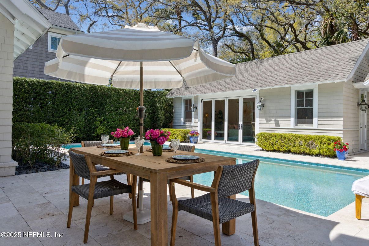 Exterior, Pool
