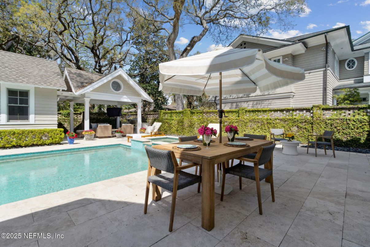 Exterior, Pool