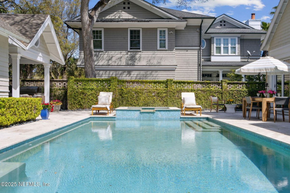Exterior, Pool