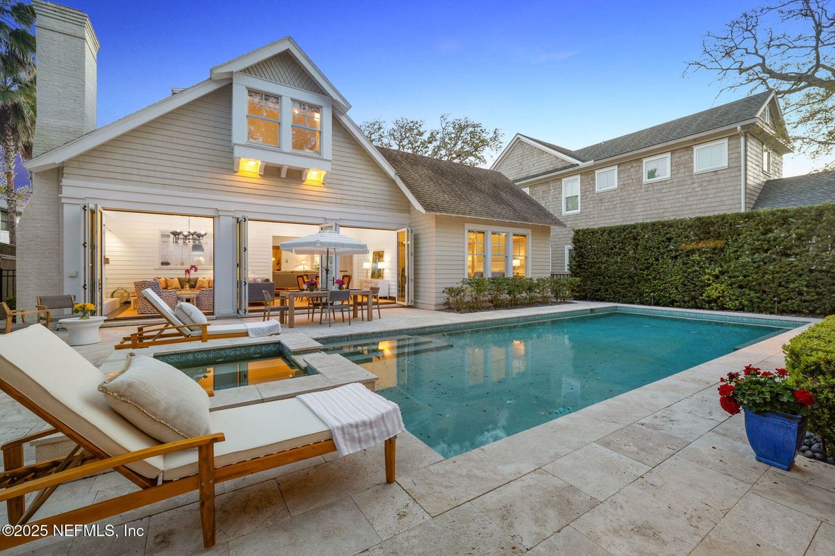 Exterior, Pool