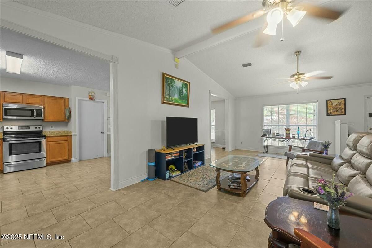 Interior, Kitchen, Living room, Stainless Steel Appliances