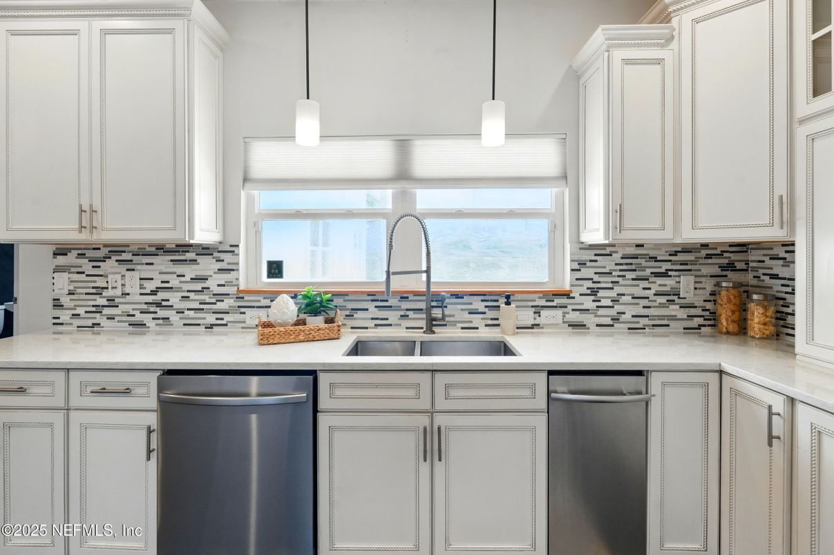 Interior, Kitchen, Pendant Lights, Stainless Steel Appliances