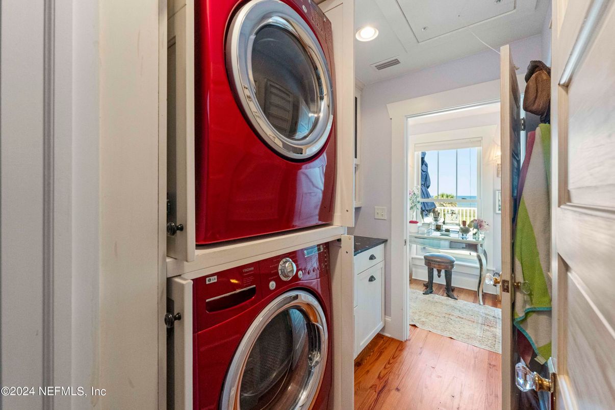 Interior, Recessed Lighting, Utility Closets, Washer, Wood Texture Flooring