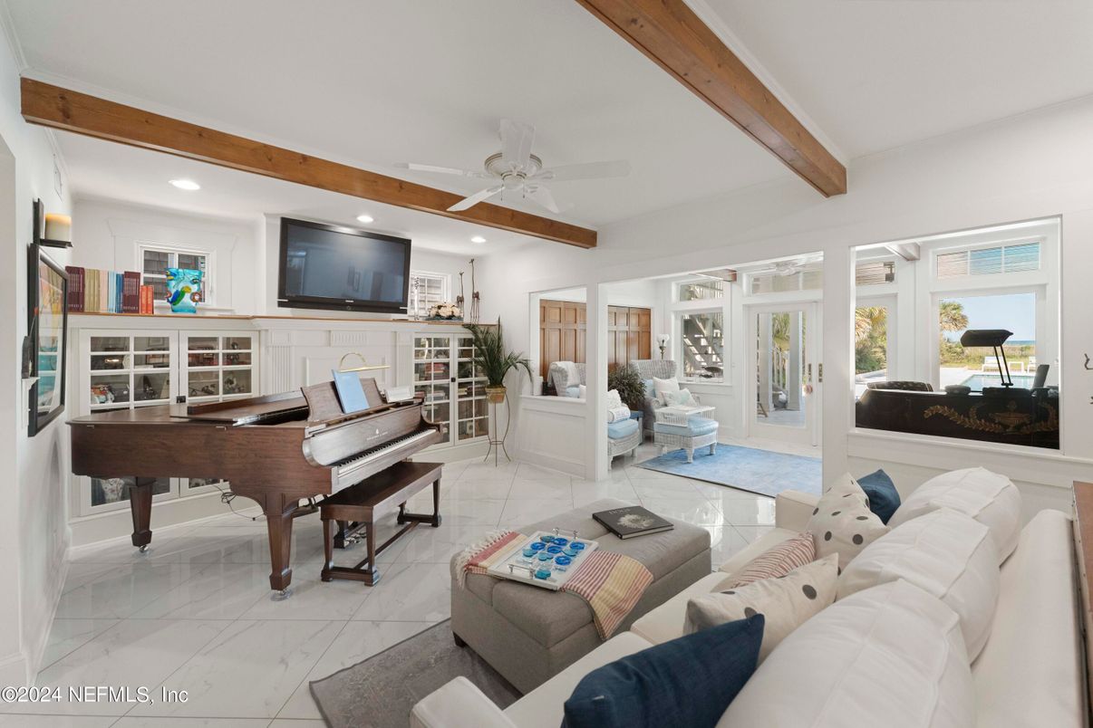 Interior, Living room, Piano, Recessed Lighting, Wooden Beams