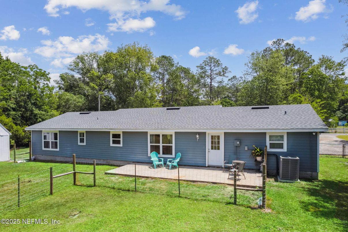 Backyard, Exterior