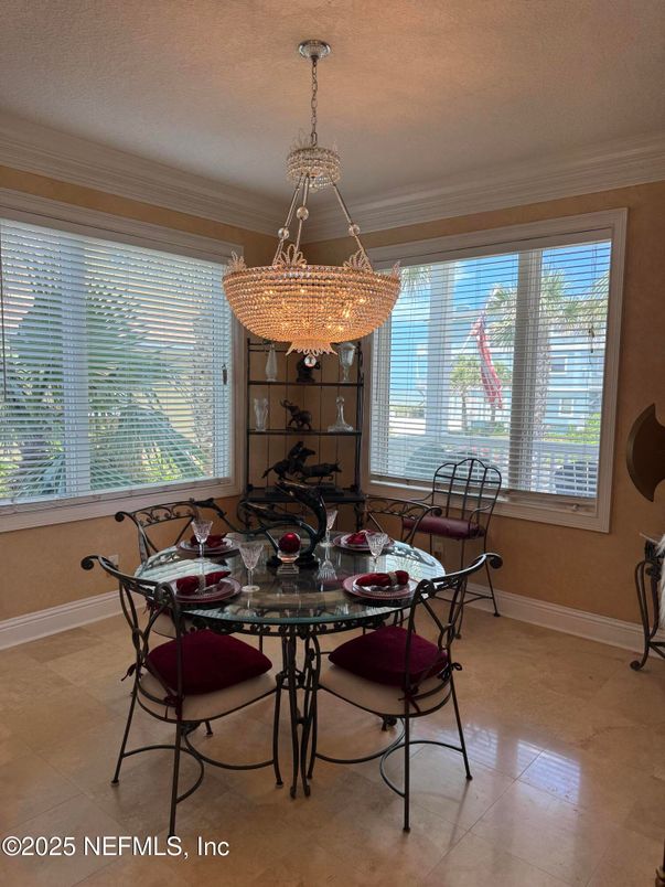 Chandelier, Dining room, Interior
