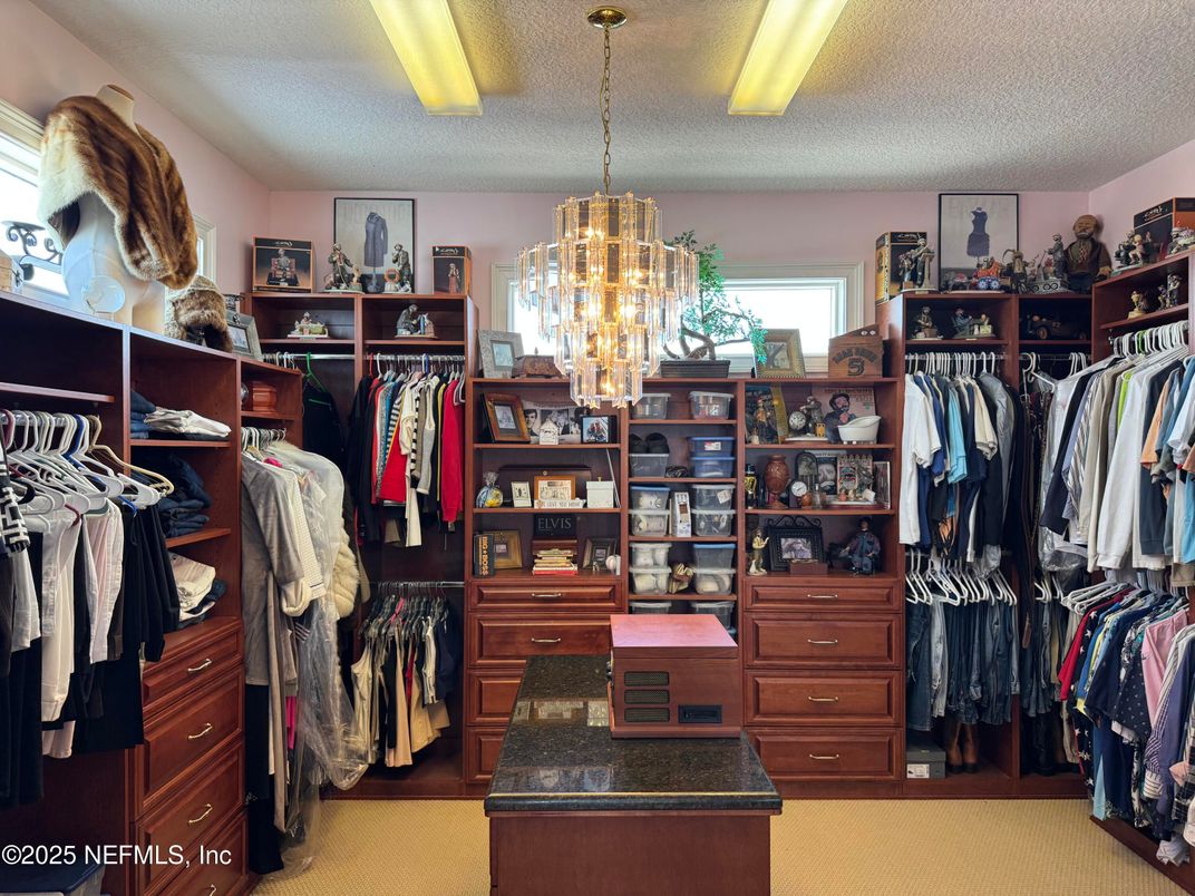 Chandelier, Interior, Walk-in Closets