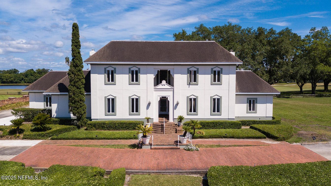 Exterior, Facade, Georgian