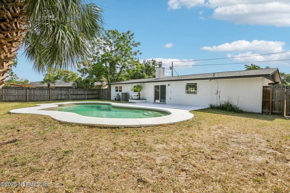 Backyard, Exterior, Pool