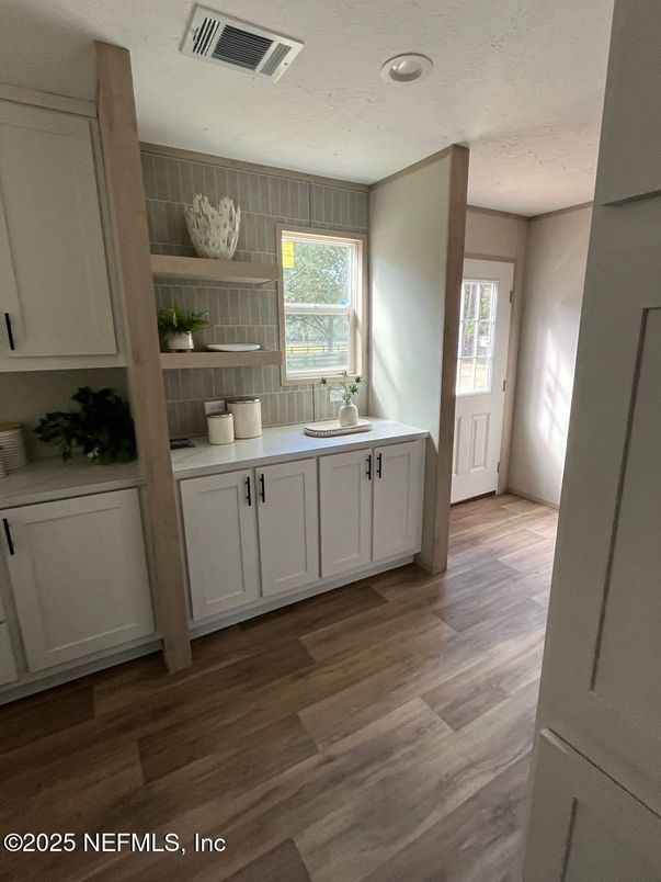 Interior, Recessed Lighting, Wood Texture Flooring
