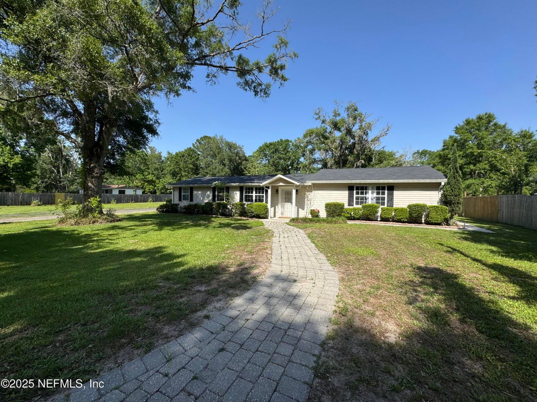 Backyard, Exterior, Facade, Ranch