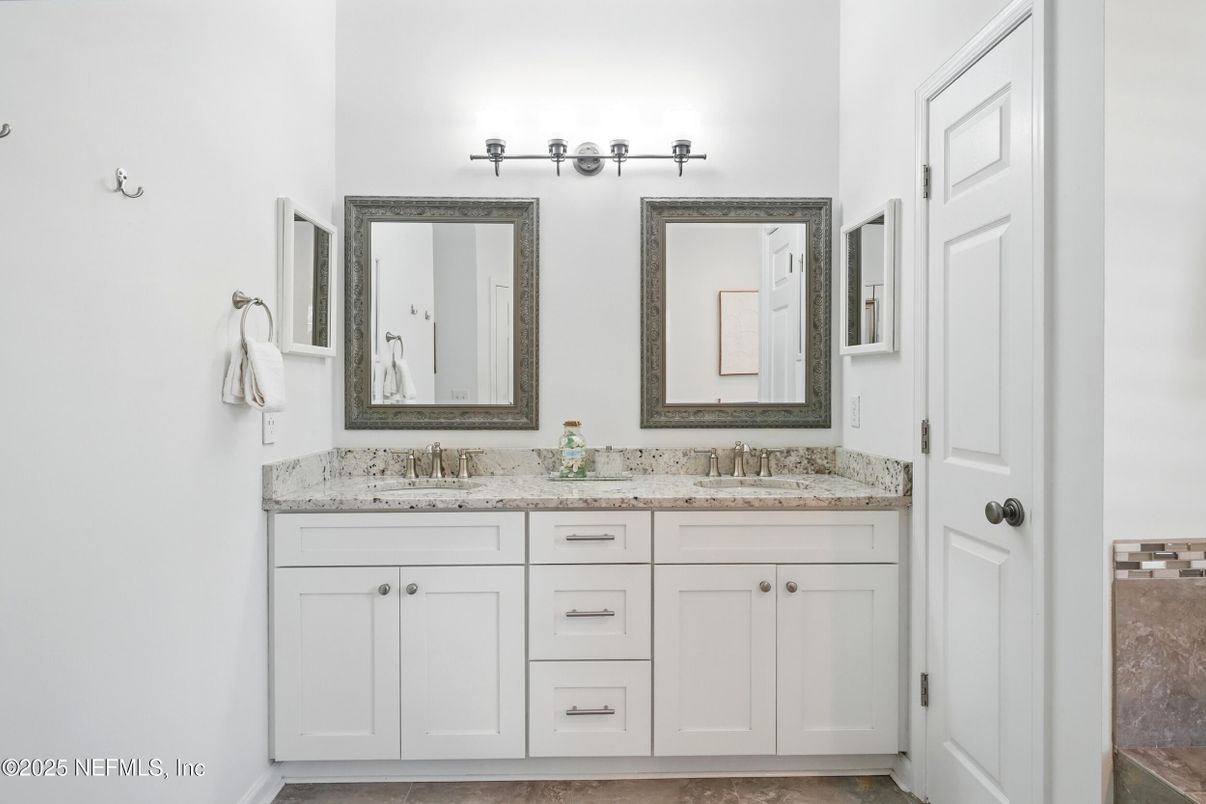 Bathroom, Dual Sink Vanities, Interior