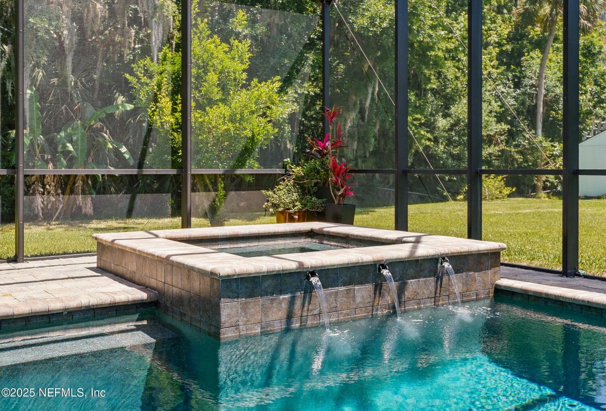Interior, Pool, Sun Room