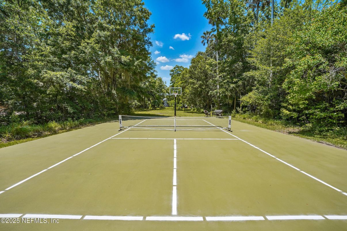 Exterior, Tennis Courts