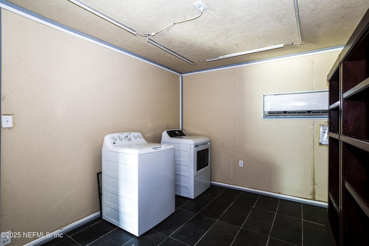 Interior, Washer