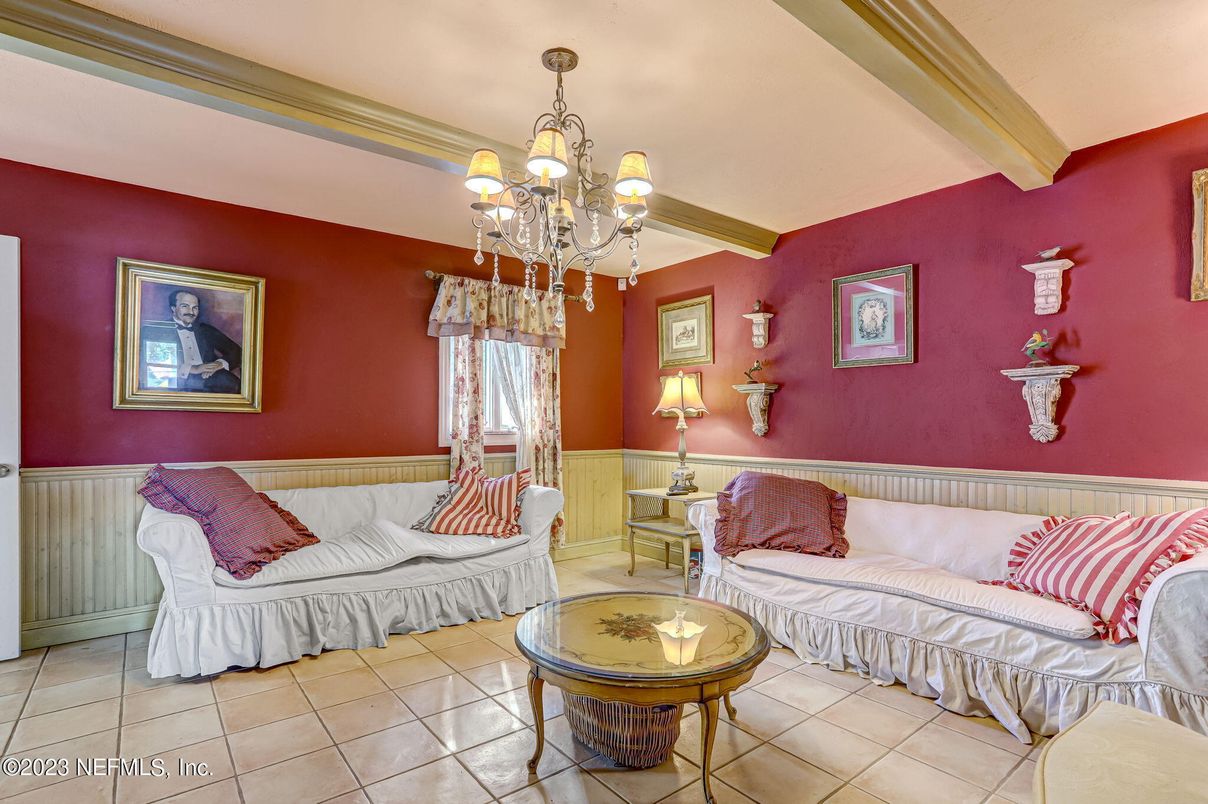 Chandelier, Interior, Living room