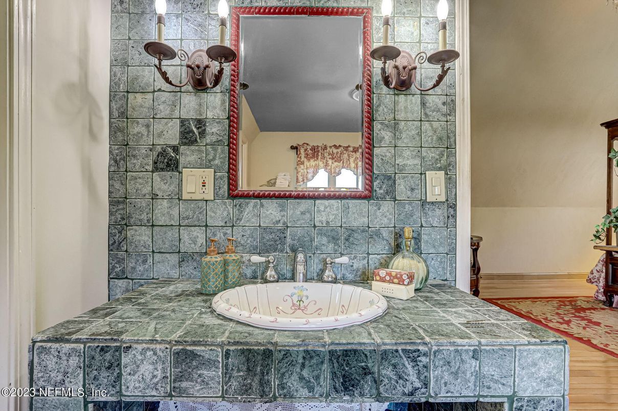 Bathroom, Interior, Tile Countertops