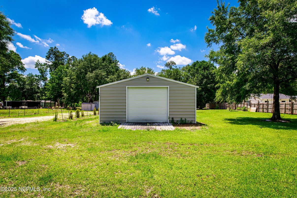 Backyard, Exterior