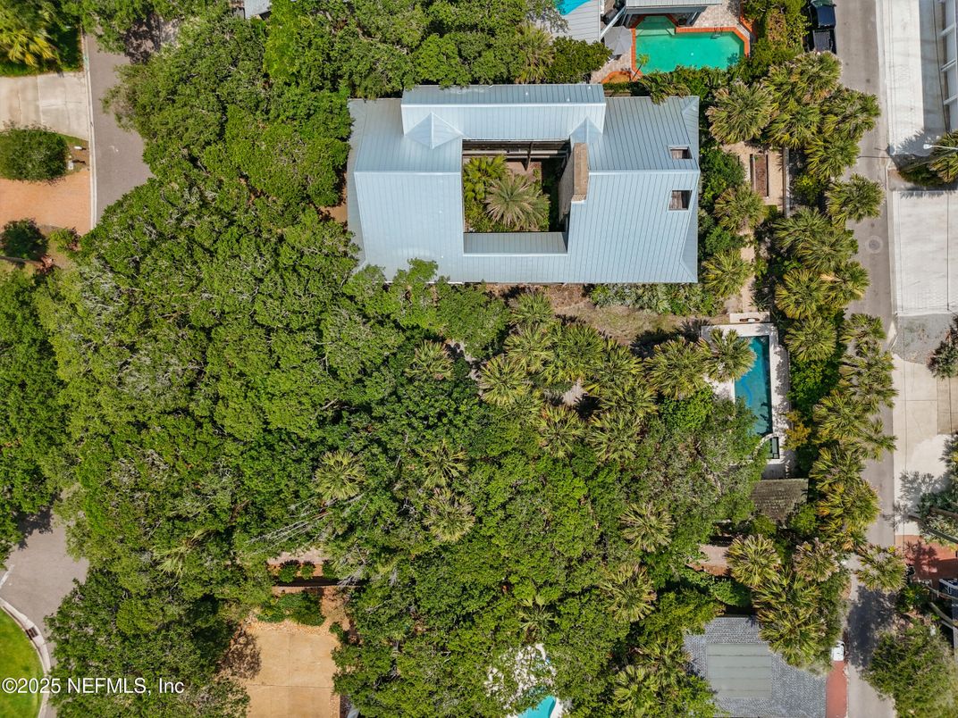 Exterior, Drone