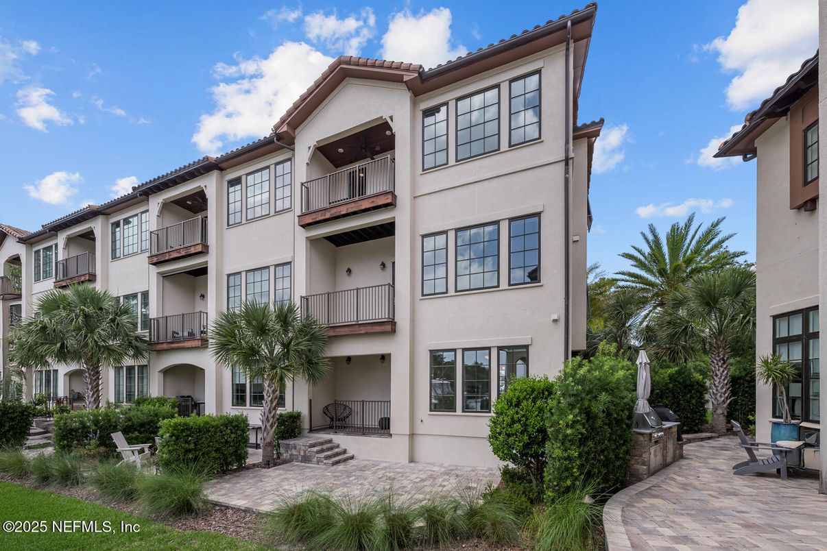 Exterior, Facade, Mediterranean