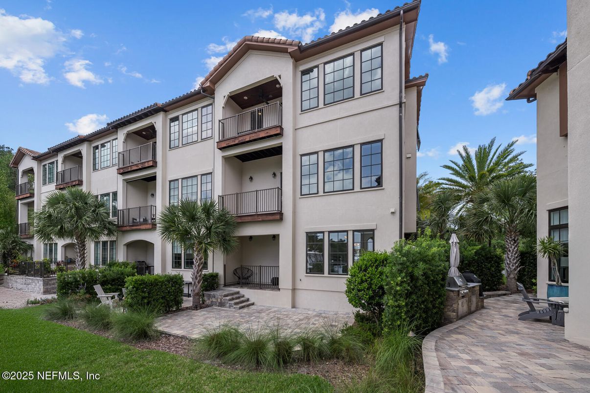 Exterior, Facade, Mediterranean