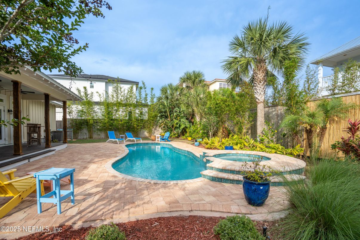 Exterior, Pool